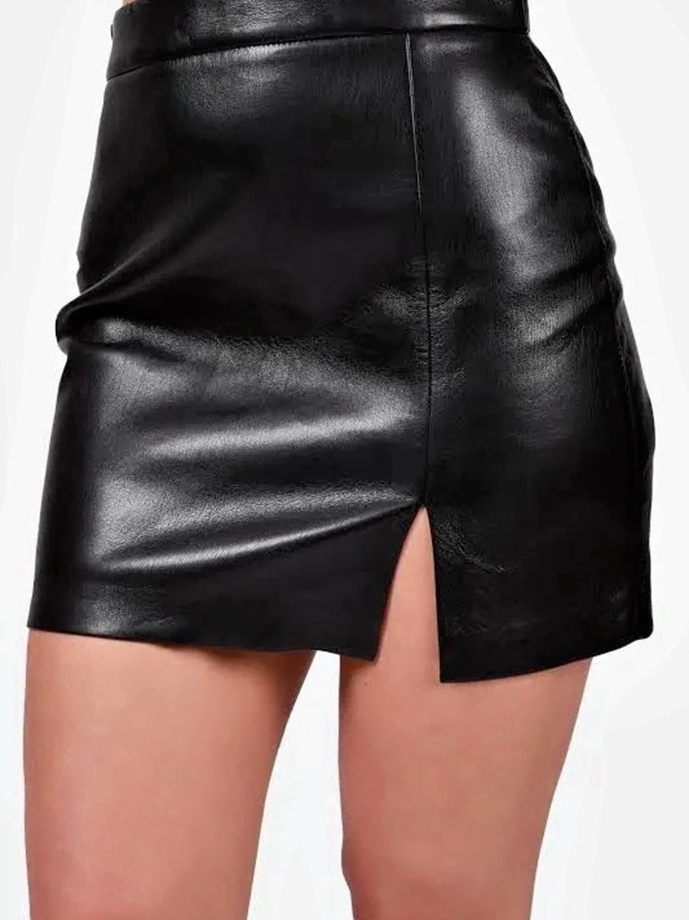 Aritzia/Wilfred Black Vegan Leather Mini Skirt Size 6 Like New
